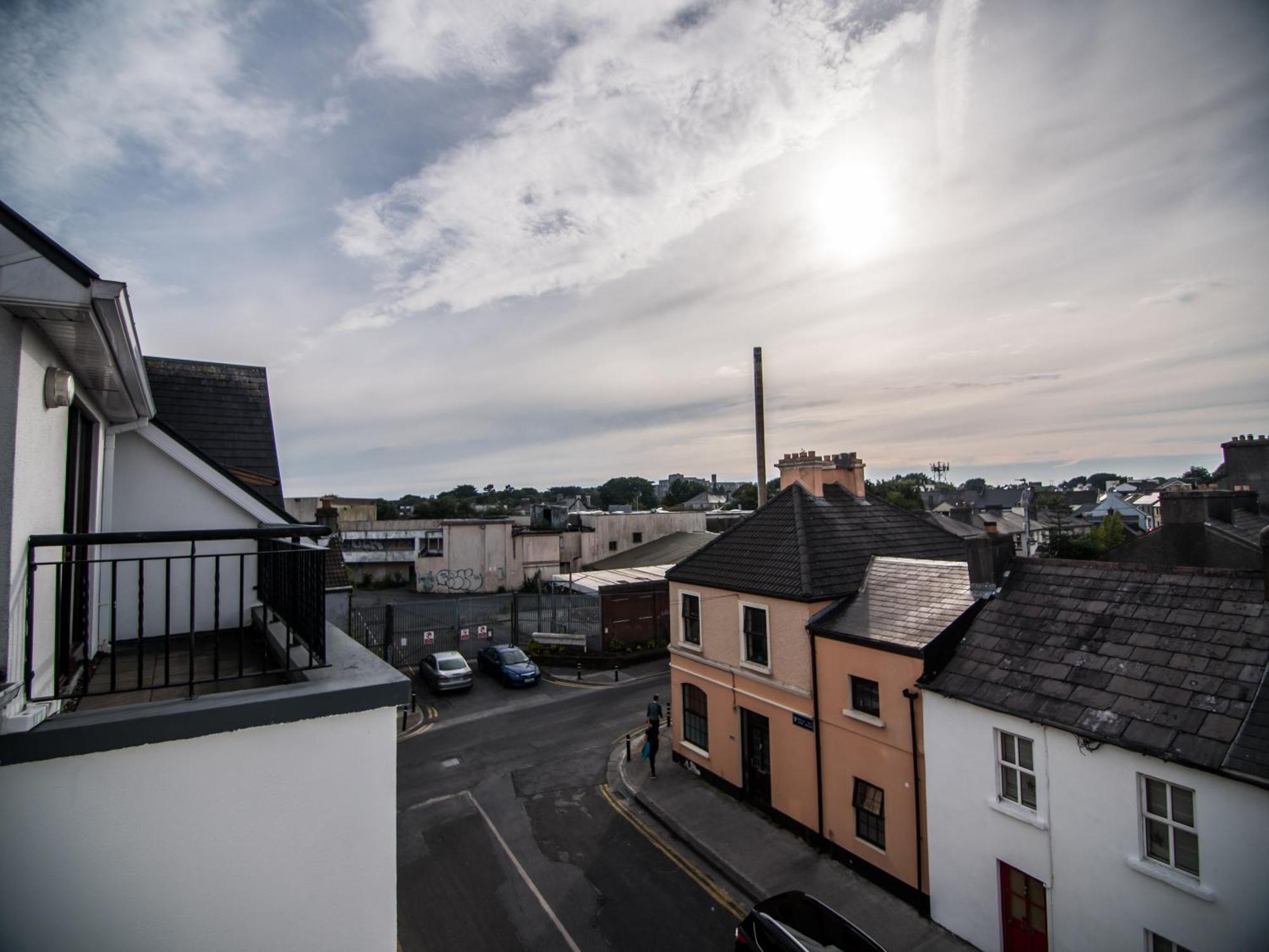 Donegan Court Aparthotel Galway Exterior photo