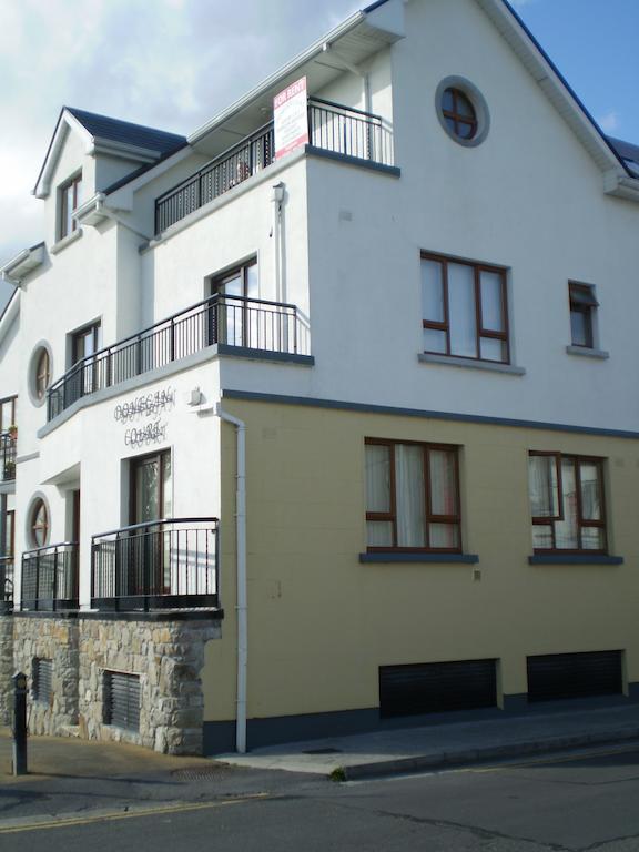 Donegan Court Aparthotel Galway Room photo