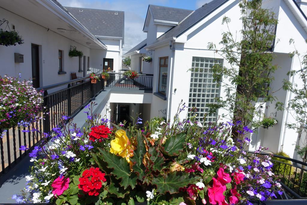 Donegan Court Aparthotel Galway Exterior photo