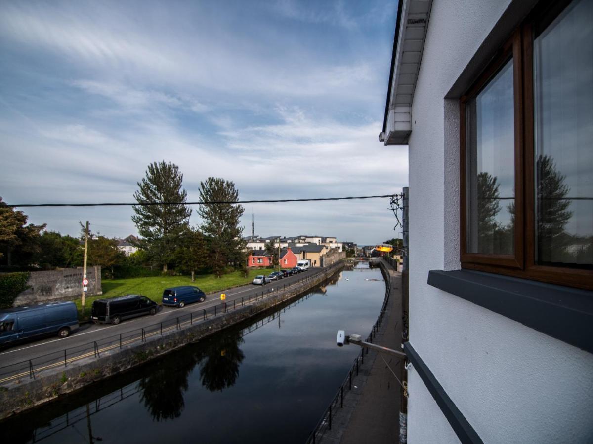 Donegan Court Aparthotel Galway Exterior photo